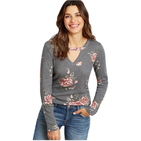 🩷 3/$20 Maurices medium 24/7 Gray Floral Cut Out Neck Textured Tee - Picture 2 of 10